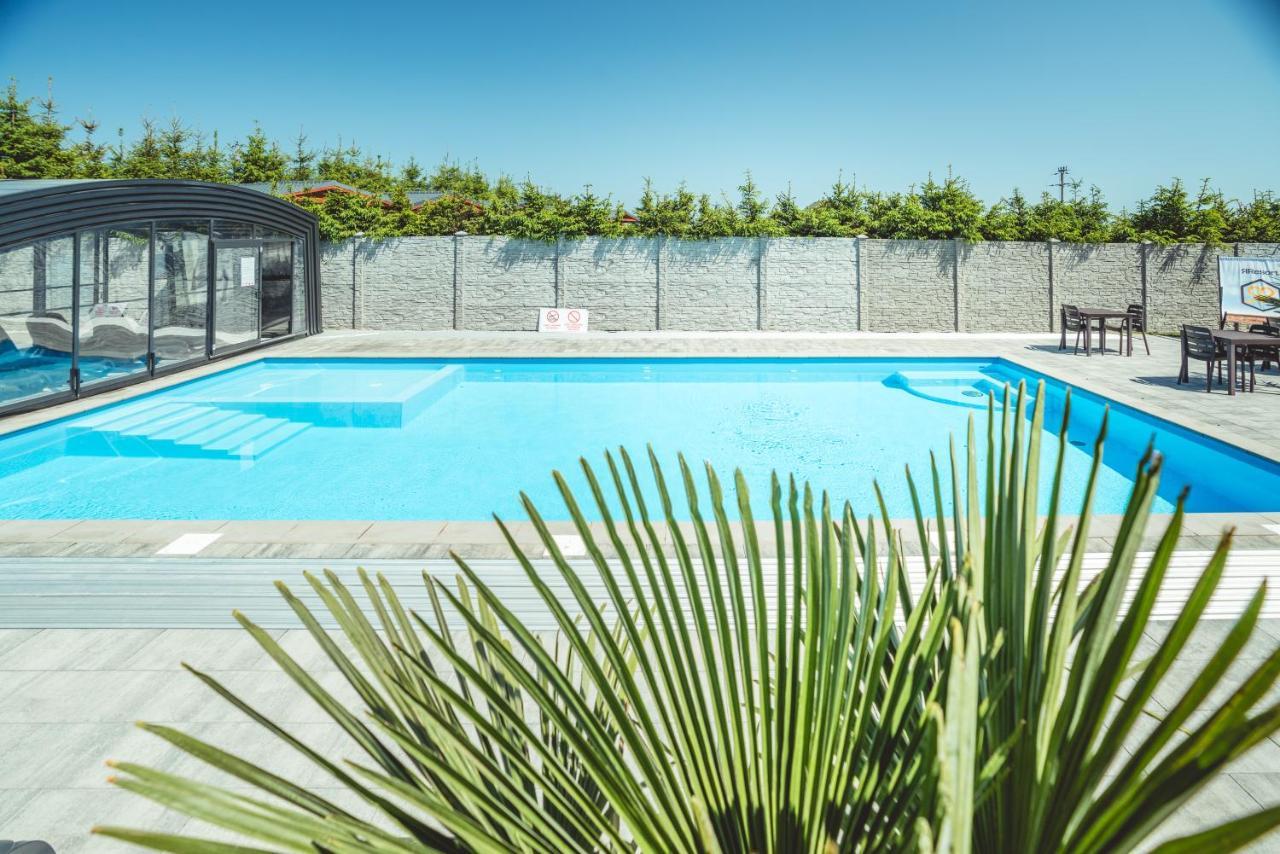 Rresort - Domki Z Krytym I Podgrzewanym Basenem, Sauna, Wifi, Parking W Cenie! Rewal Exterior foto