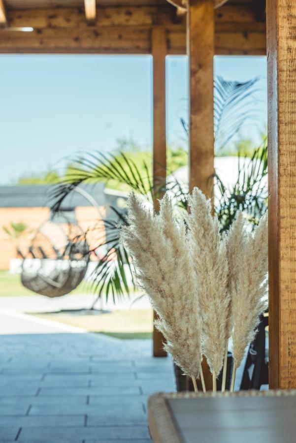 Rresort - Domki Z Krytym I Podgrzewanym Basenem, Sauna, Wifi, Parking W Cenie! Rewal Exterior foto