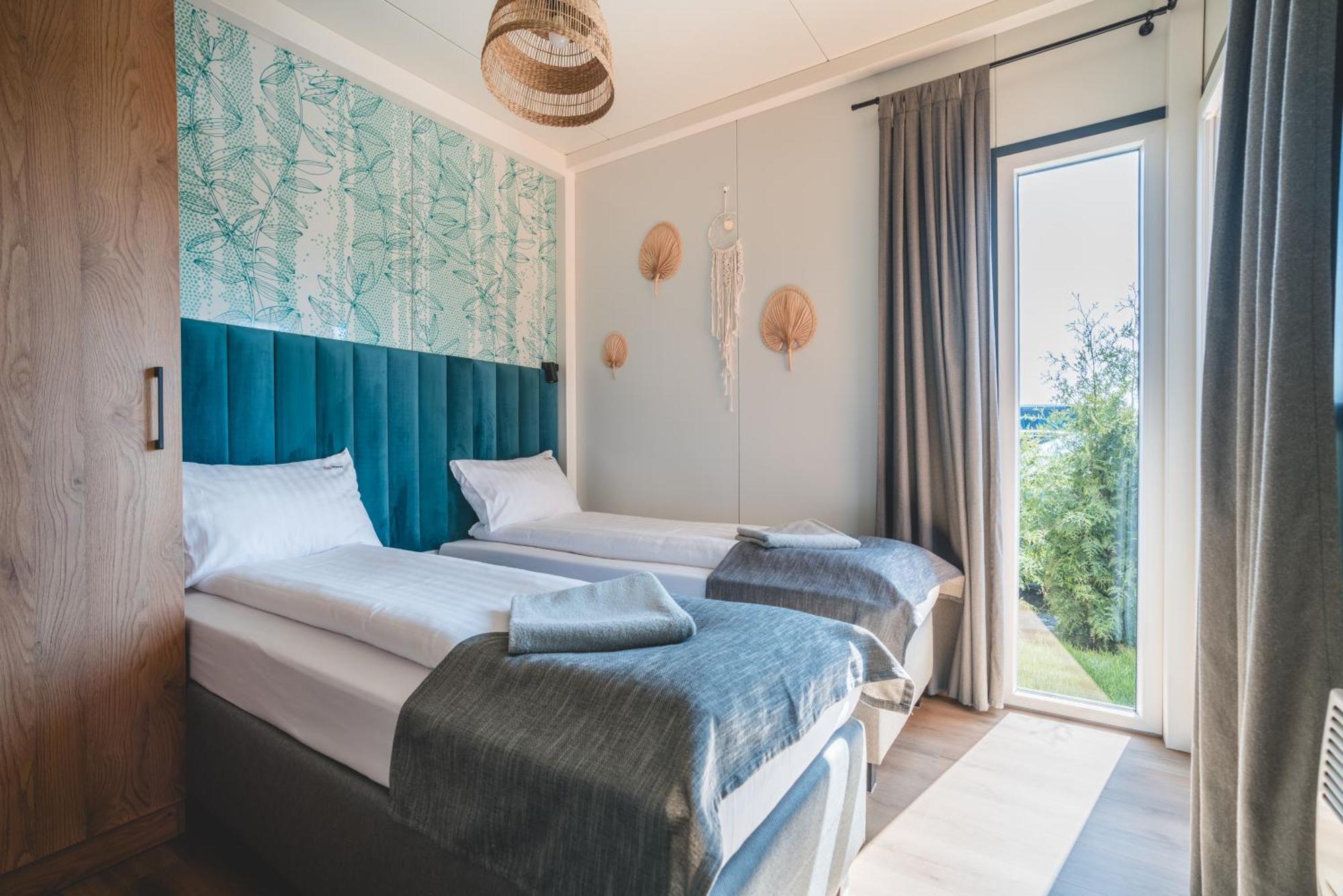 Rresort - Domki Z Krytym I Podgrzewanym Basenem, Sauna, Wifi, Parking W Cenie! Rewal Exterior foto
